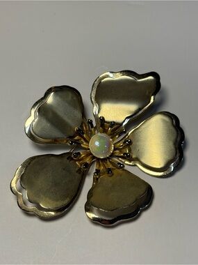 Vintage Gold Tone Flower Brooch Opalescent Center 3” Statement Pin